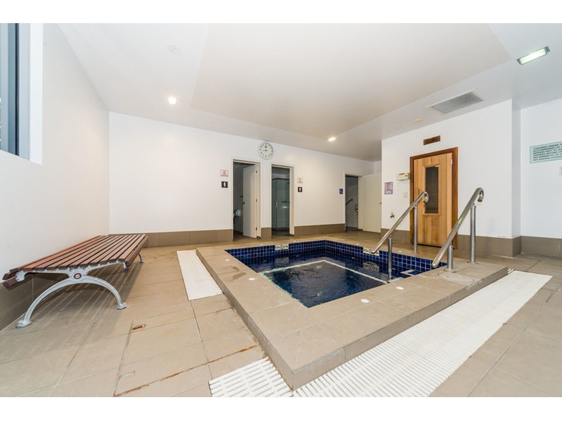 1704/4 Como Crescent, Southport QLD 4215