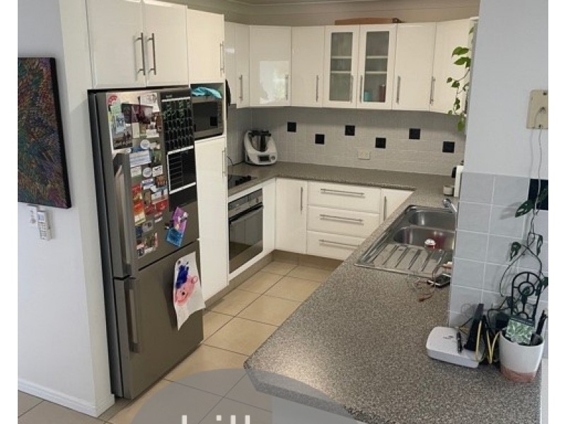 1/6 Joshua Close, Arundel QLD 4214