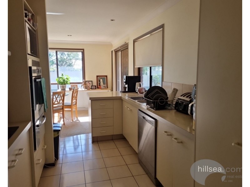 16 Chiffley Place, Arundel QLD 4214
