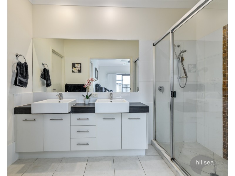 6 Pamphlet Lane, Coomera QLD 4209