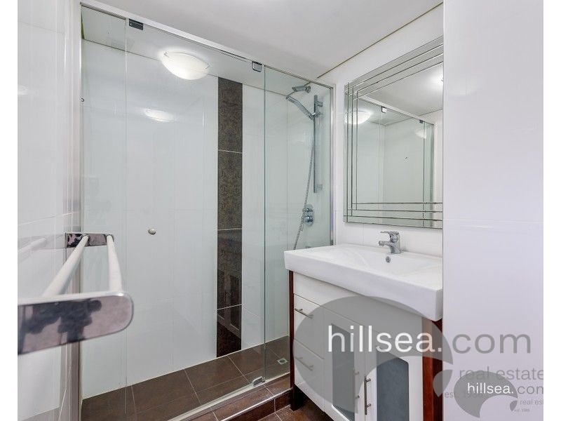 5/111 Frank Street, Labrador QLD 4215