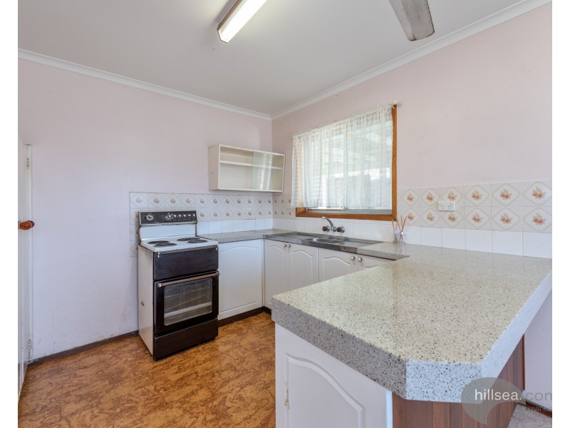 8 Sunbird Avenue, Paradise Point QLD 4216