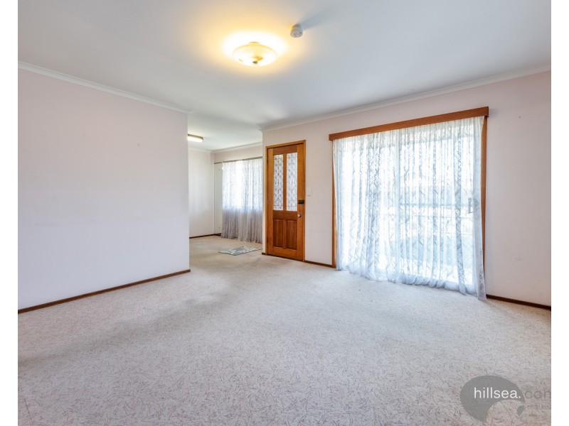 8 Sunbird Avenue, Paradise Point QLD 4216