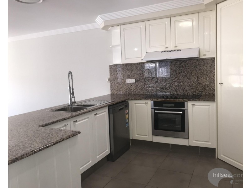 2/139 Bayview Street, Runaway Bay QLD 4216