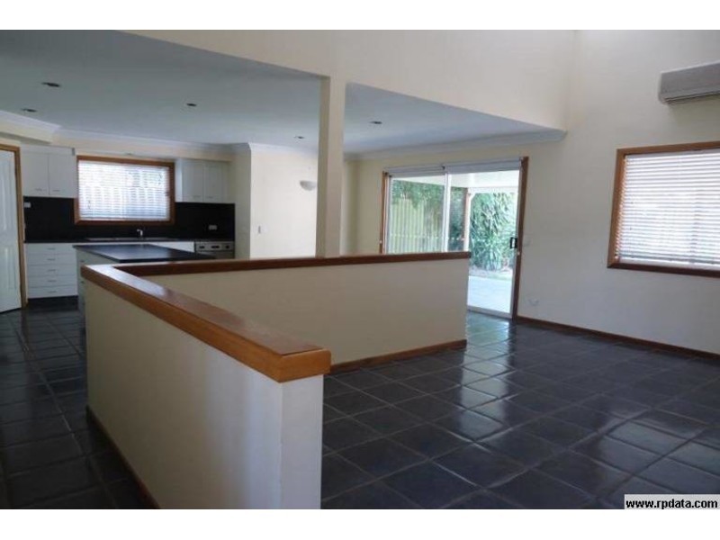 4 Clematis Avenue, Hollywell QLD 4216