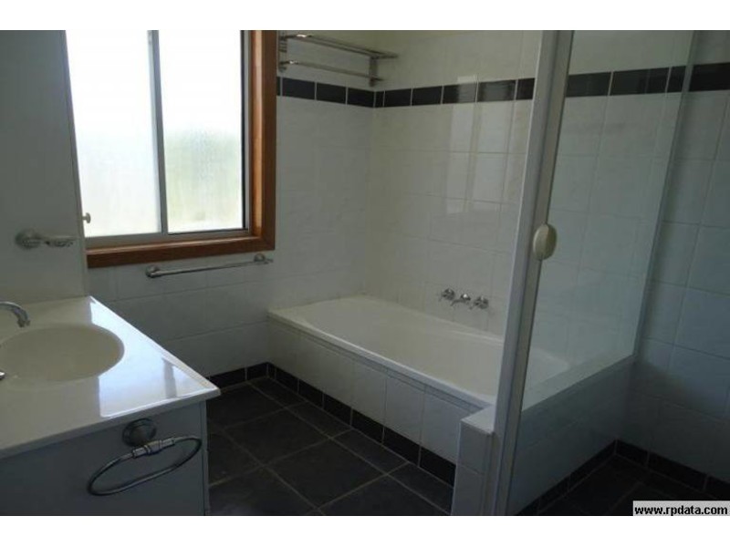 4 Clematis Avenue, Hollywell QLD 4216