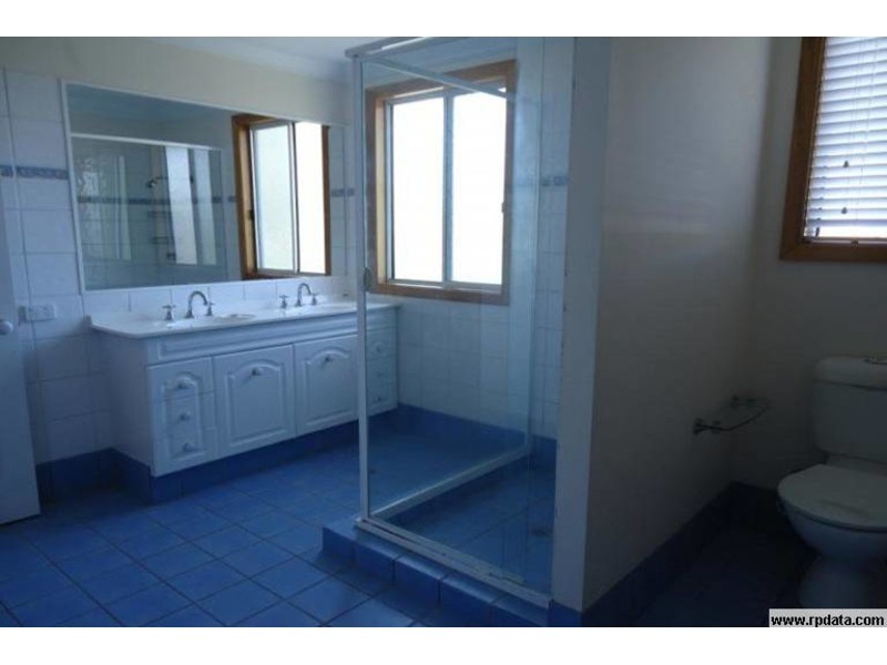 4 Clematis Avenue, Hollywell QLD 4216