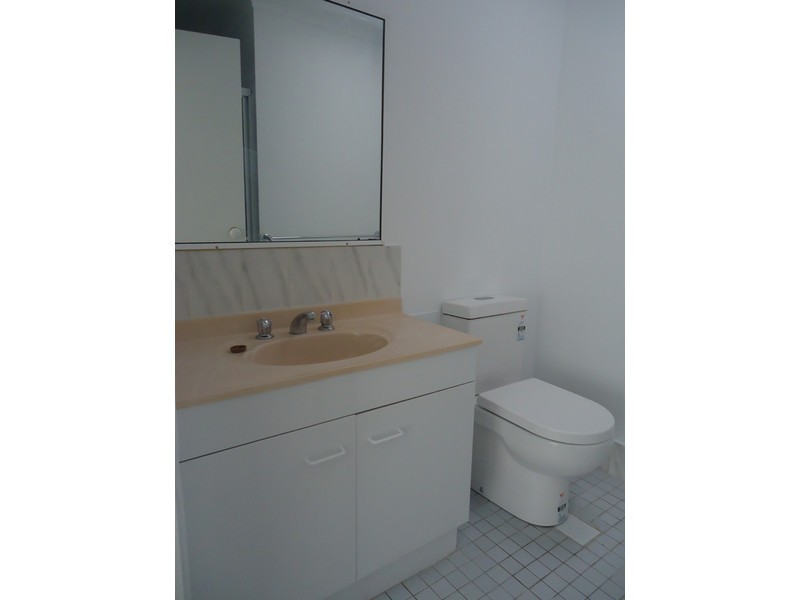 2/8 Jupiter Close, Labrador QLD 4215