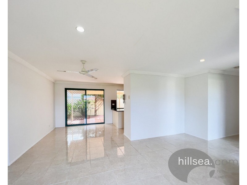 4/222 Central Street, Labrador QLD 4215