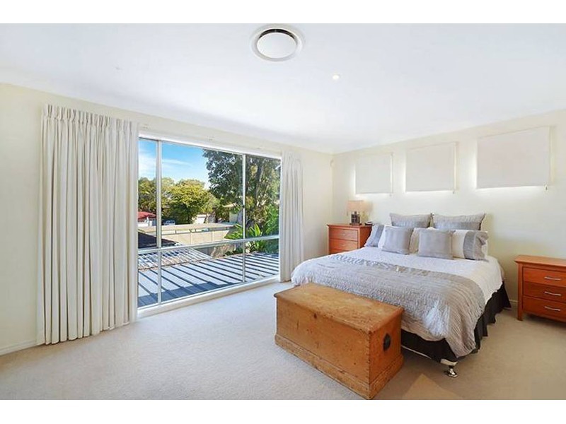 2/36 Victor Avenue, Paradise Point QLD 4216