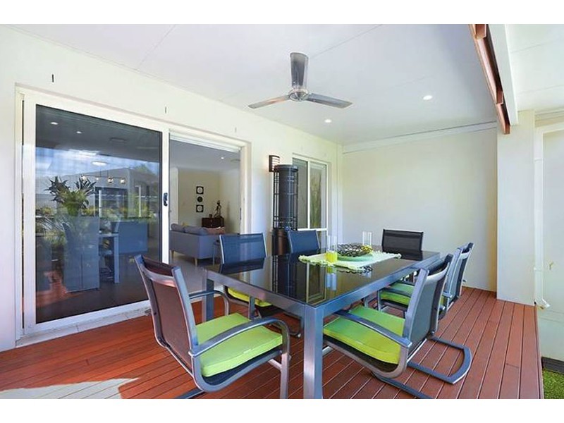 2/36 Victor Avenue, Paradise Point QLD 4216