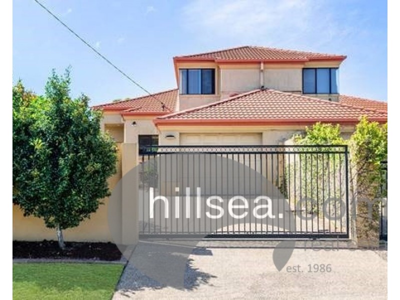 2/16 Poinciana Crescent, Bundall QLD 4217