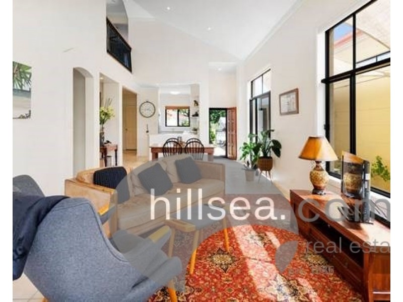 2/16 Poinciana Crescent, Bundall QLD 4217