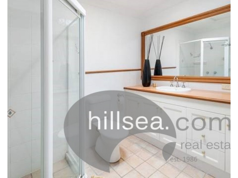 2/16 Poinciana Crescent, Bundall QLD 4217