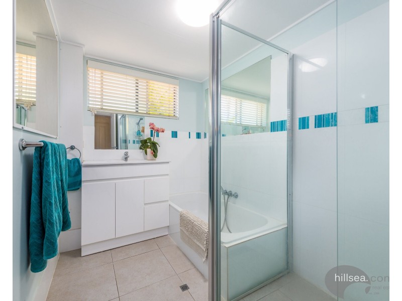 1/40 Poinsettia Avenue, Runaway Bay QLD 4216