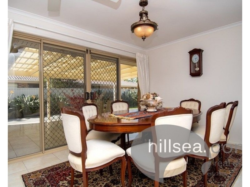 73 Allied Drive, Arundel QLD 4214