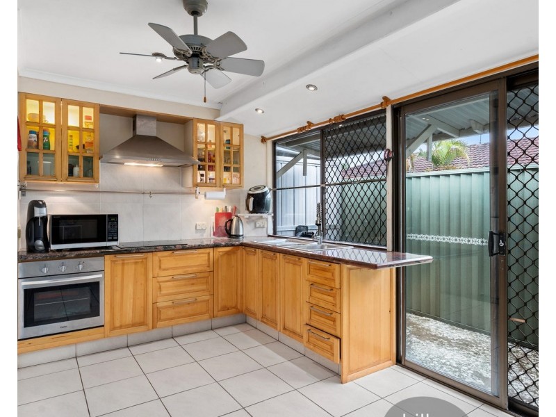 2/76 Botanical Drive, Labrador QLD 4215
