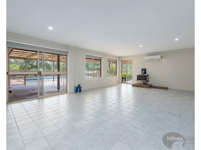 7 Tenterfield Court, Helensvale QLD 4212