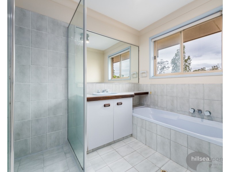 7 Tenterfield Court, Helensvale QLD 4212