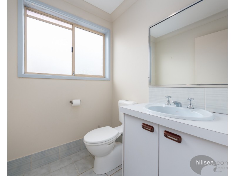 7 Tenterfield Court, Helensvale QLD 4212