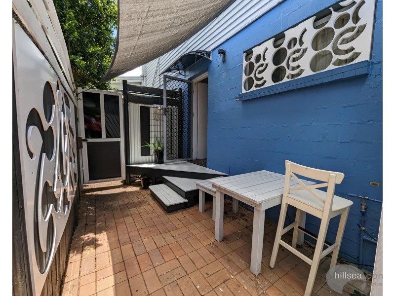 2/96 Smith Street, Southport QLD 4215