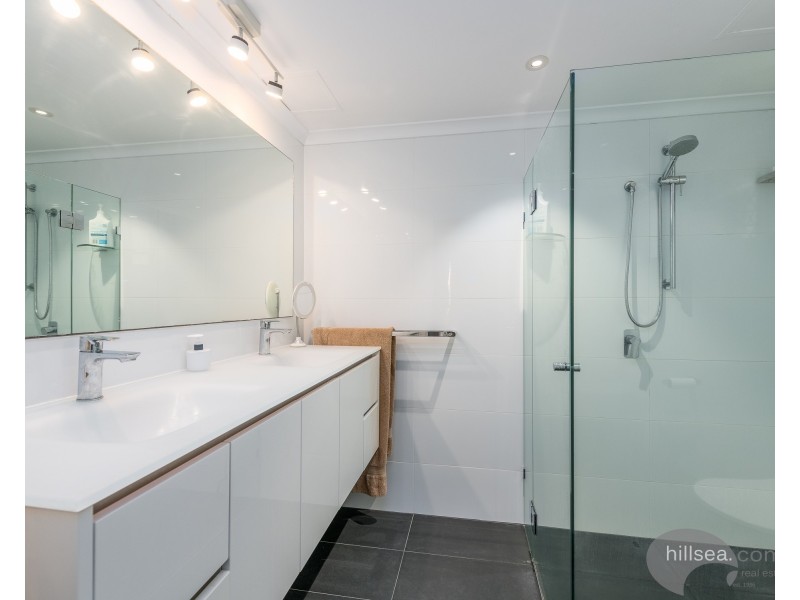 8/106 Bayview Street, Runaway Bay QLD 4216