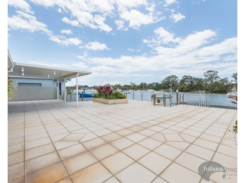 47 Lindsay Parade, Paradise Point QLD 4216