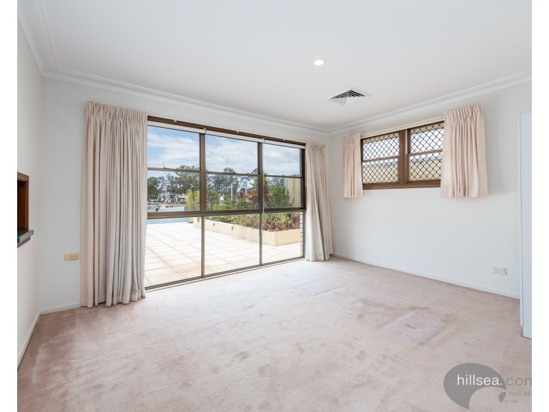 47 Lindsay Parade, Paradise Point QLD 4216