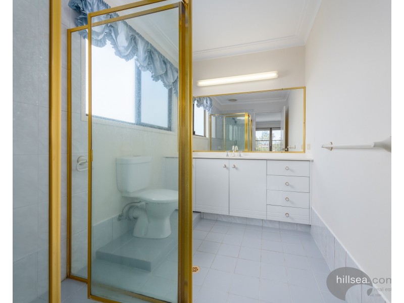 47 Lindsay Parade, Paradise Point QLD 4216