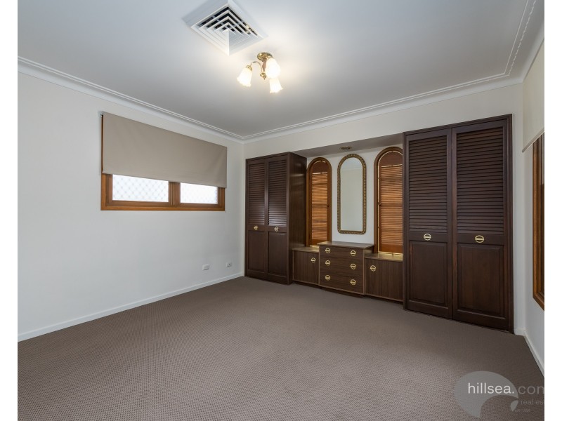 47 Lindsay Parade, Paradise Point QLD 4216
