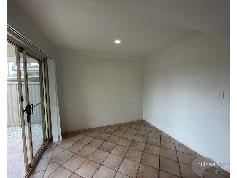 1/87 Stradbroke Street, Runaway Bay QLD 4216
