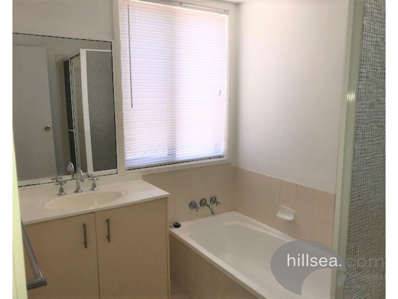 28 Allied Drive, Arundel QLD 4214