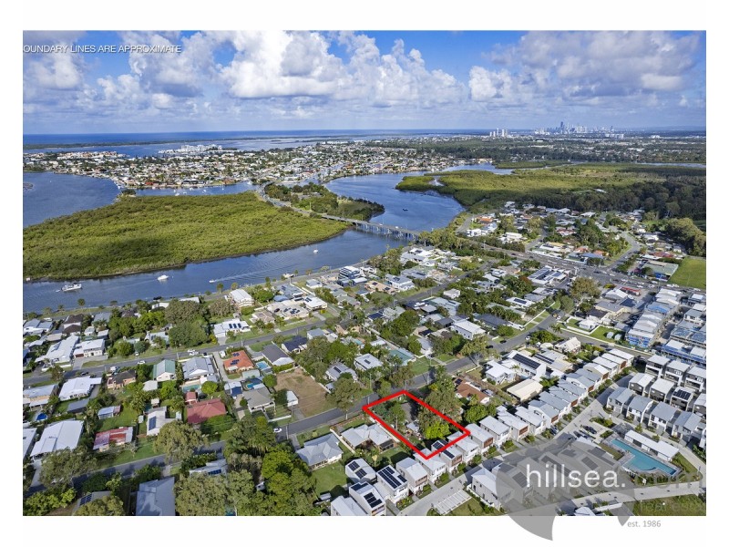 43 Crescent Avenue, Hope Island QLD 4212