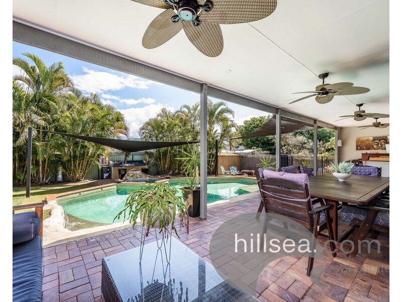 14A Thrush Avenue, Paradise Point QLD 4216