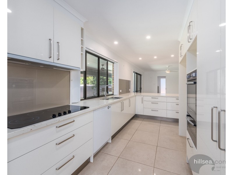 14A Thrush Avenue, Paradise Point QLD 4216