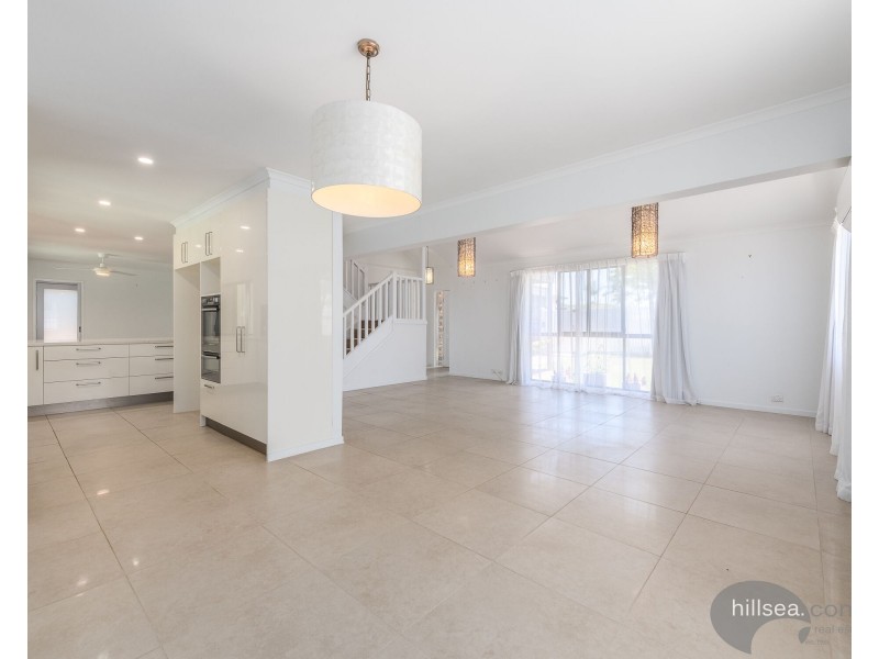 14A Thrush Avenue, Paradise Point QLD 4216