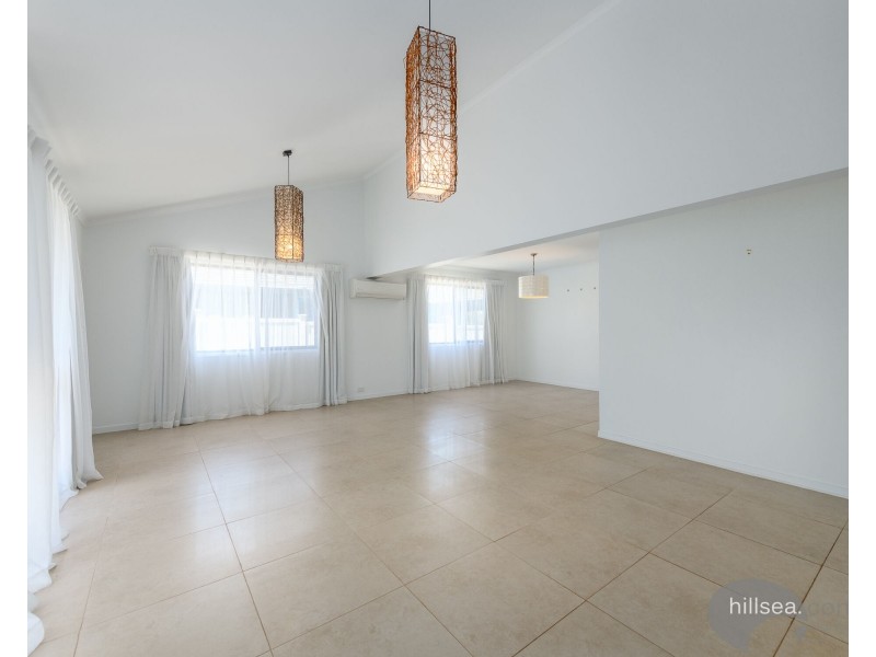 14A Thrush Avenue, Paradise Point QLD 4216