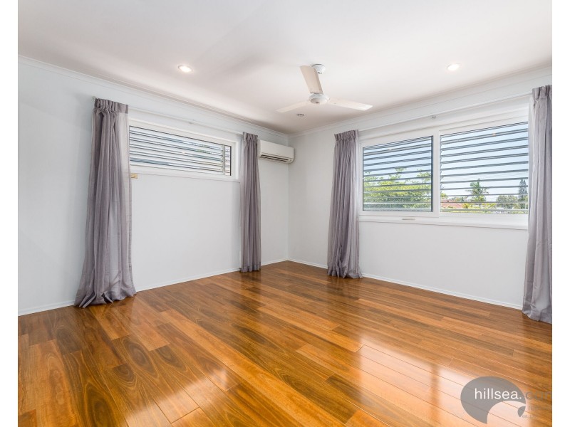 14A Thrush Avenue, Paradise Point QLD 4216