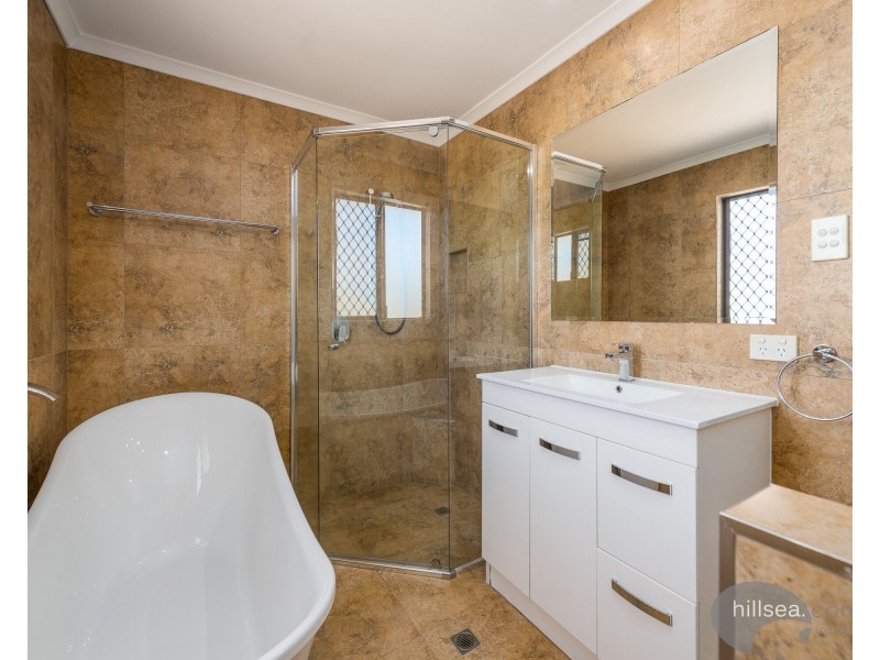 14A Thrush Avenue, Paradise Point QLD 4216