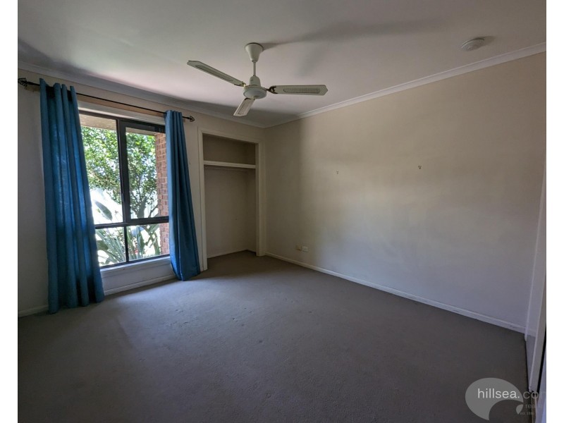 2/185 Olsen Avenue, Labrador QLD 4215
