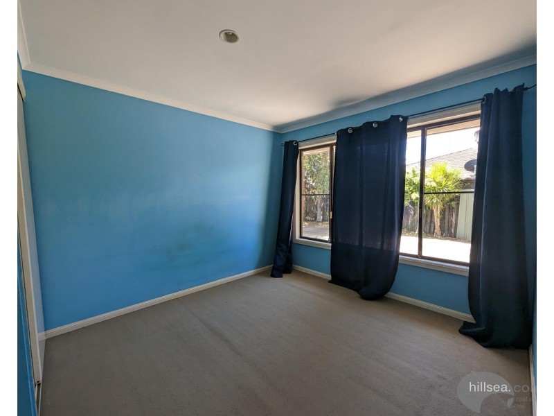 2/185 Olsen Avenue, Labrador QLD 4215