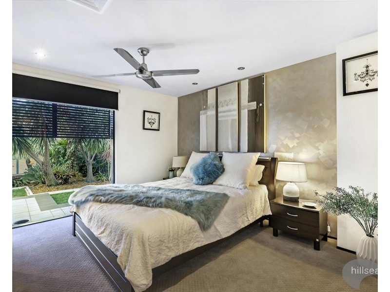 24 Daru Avenue, Runaway Bay QLD 4216