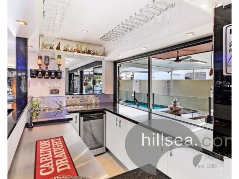 24 Daru Avenue, Runaway Bay QLD 4216