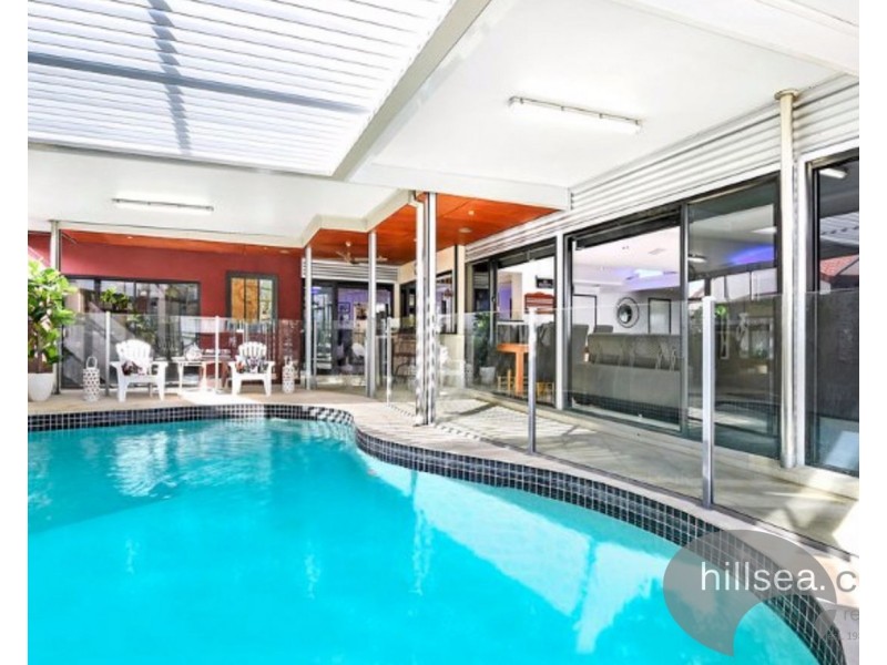 24 Daru Avenue, Runaway Bay QLD 4216