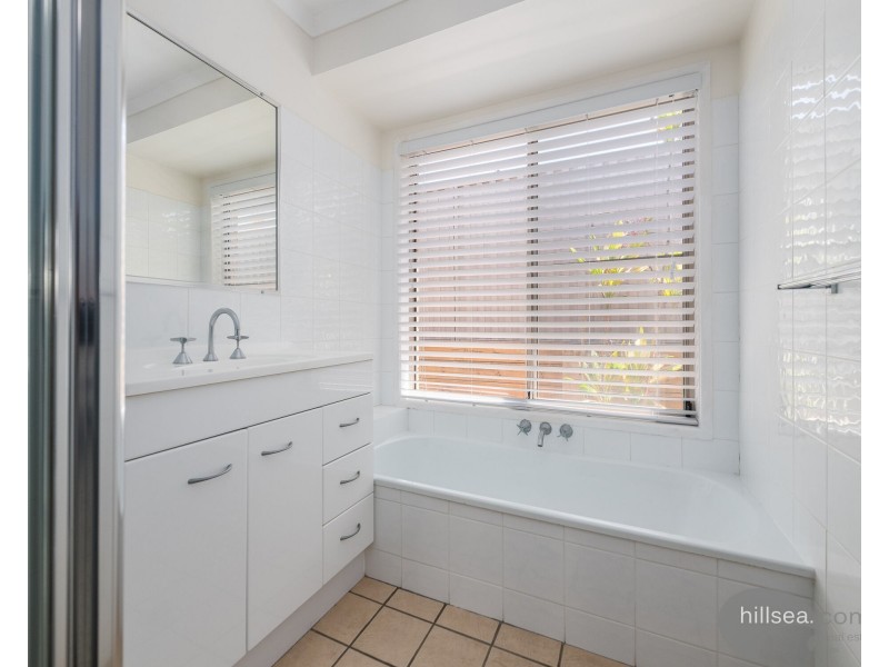 64 Open Drive, Arundel QLD 4214