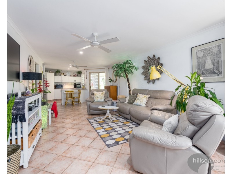 1/120 Whiting Street, Labrador QLD 4215