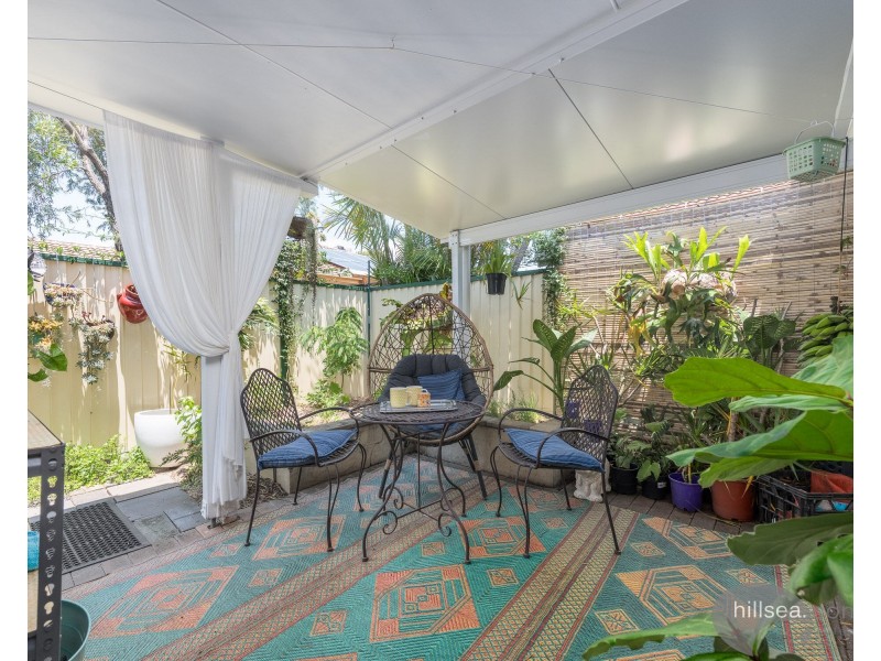 1/120 Whiting Street, Labrador QLD 4215