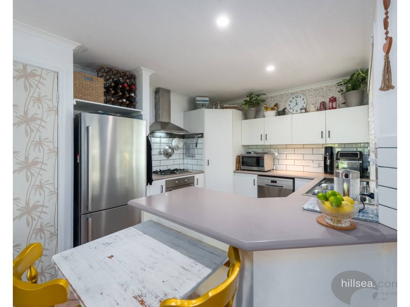 1/120 Whiting Street, Labrador QLD 4215