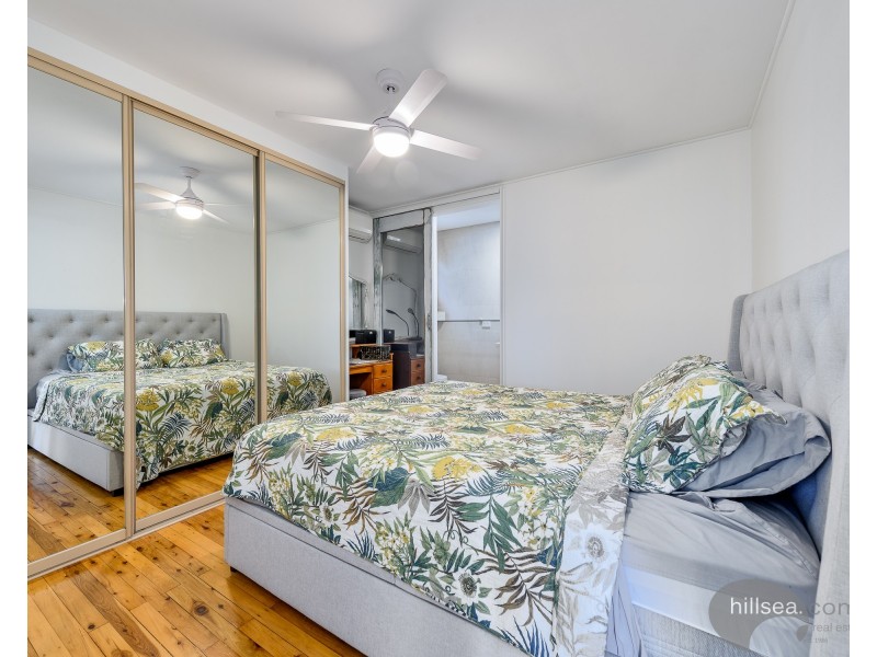 9 Allinga Street, Coombabah QLD 4216