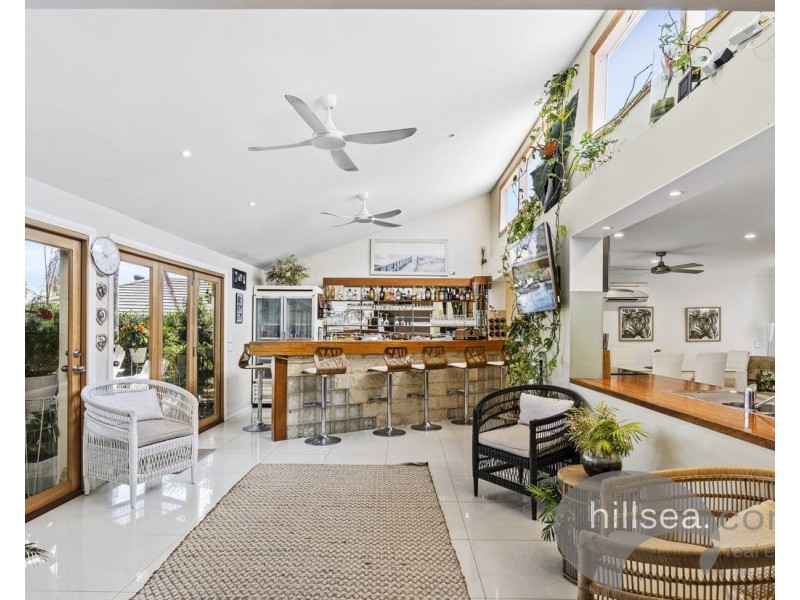 9 Carrumbella Drive, Arundel QLD 4214